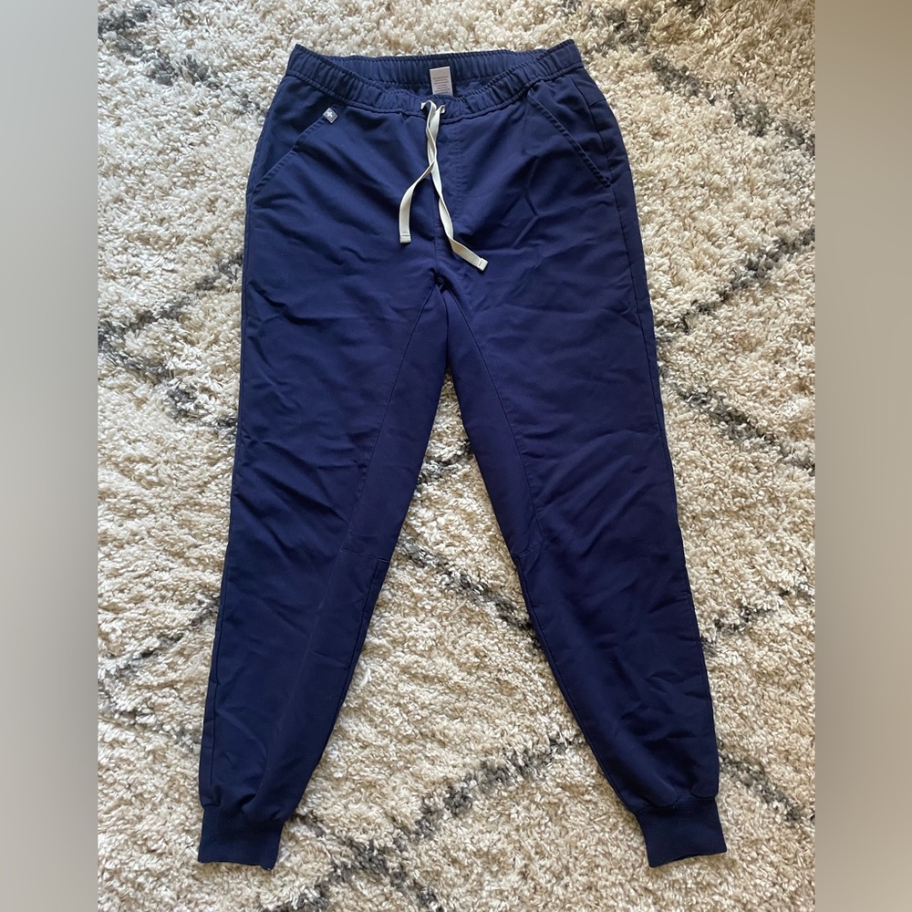 FIGS Scrubs Technical Collection Joggers - Picture 5 of 6